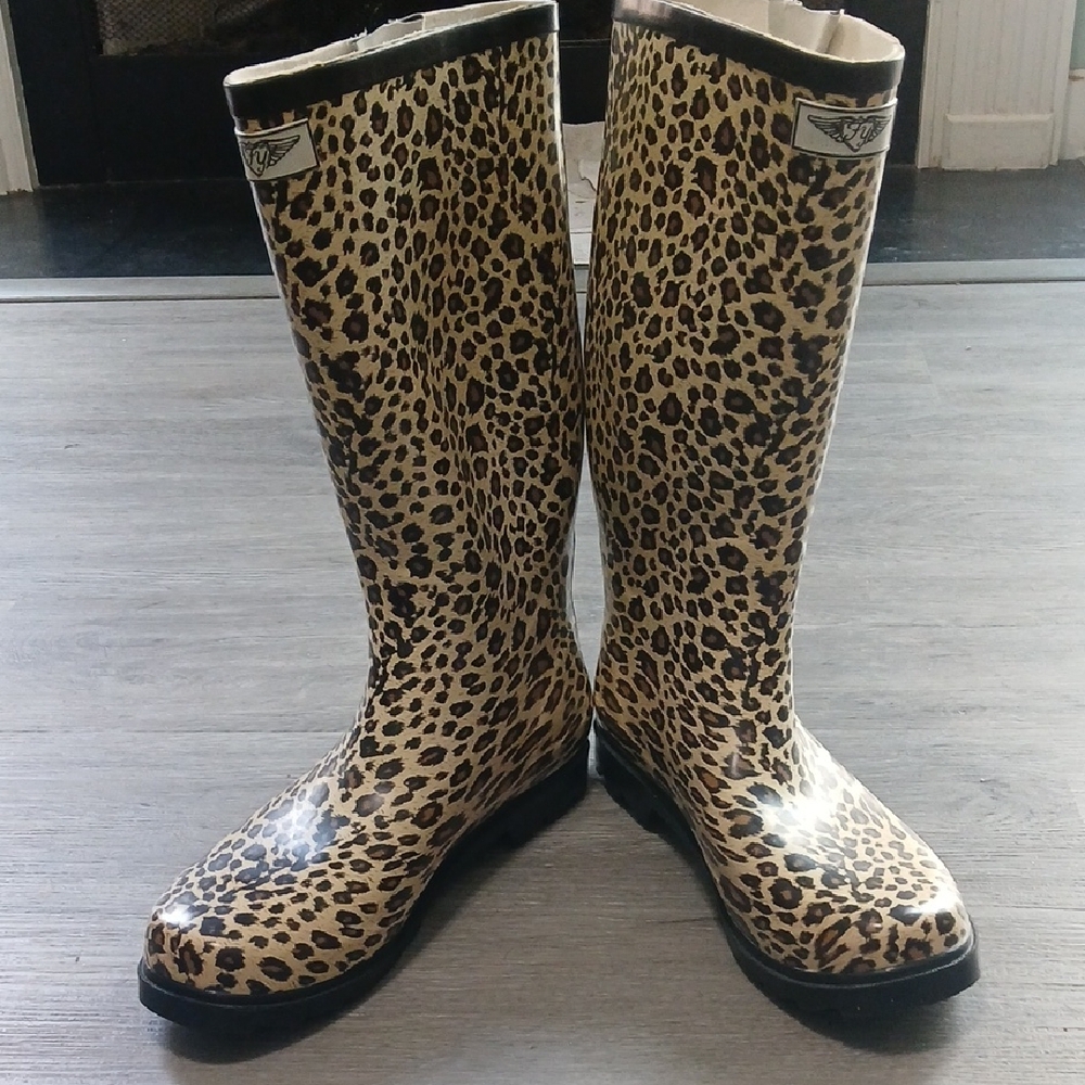 Forever Young Leopard Print Rain Boots Sz 11 EUC worn once